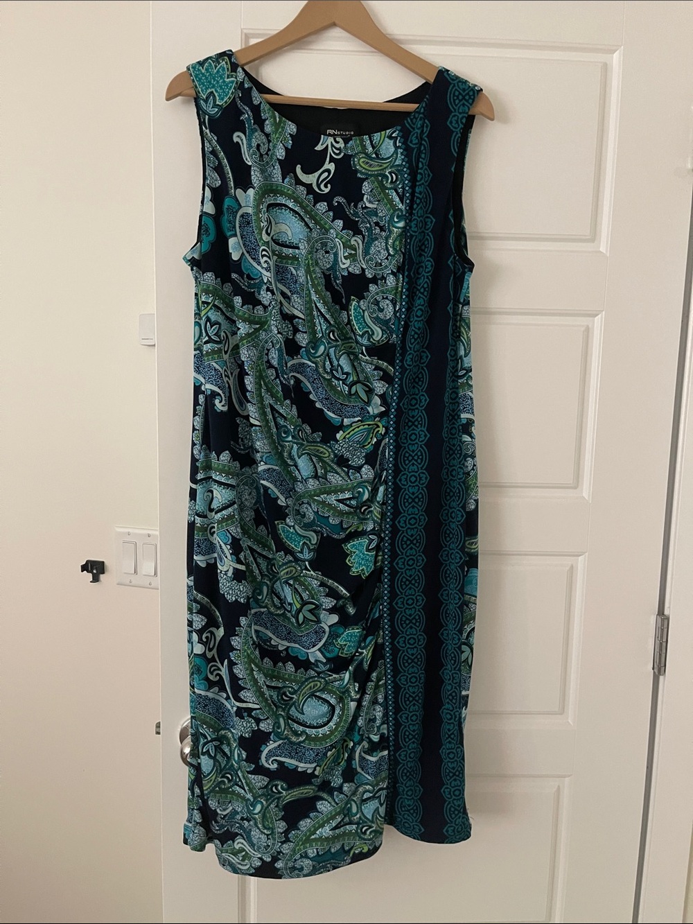 Ronni Nicole Black Teal Paisley Sleeveless Shift Dress
